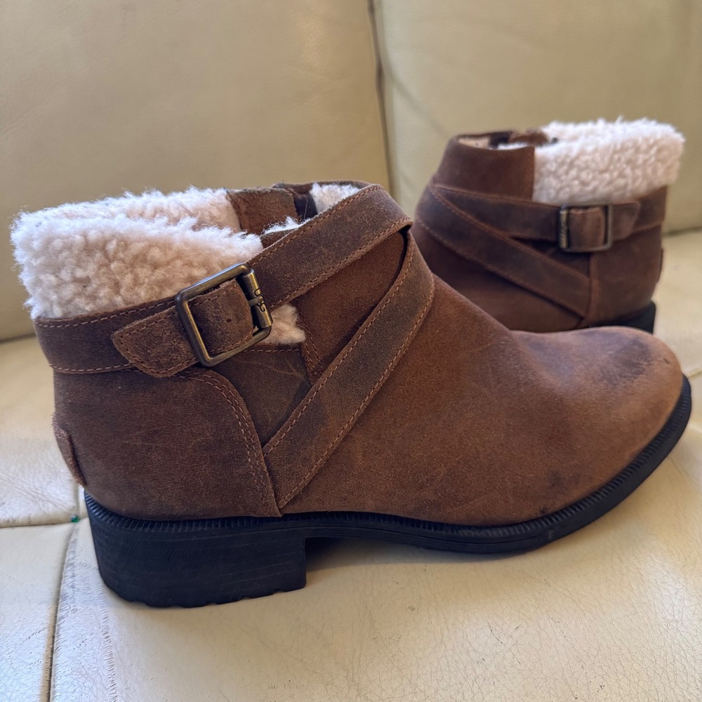 UGG Elora Brown Suede Shearling Lined Buckle Ankle Boots 1095151 Womens 9